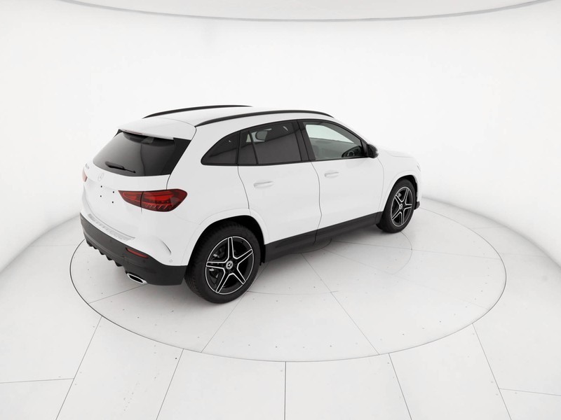 Mercedes GLA 200 d automatic diesel bianco