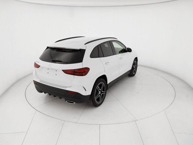 Mercedes GLA 180 Automatic benzina bianco