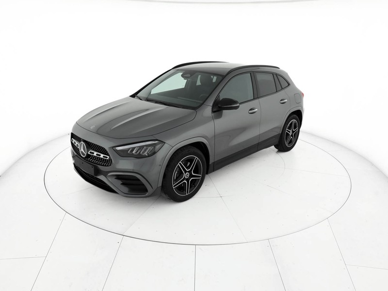 Mercedes GLA 180 amg line extra auto benzina grigio