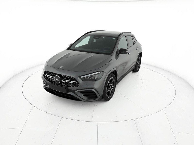 Mercedes GLA 180 amg line extra auto ibrido grigio