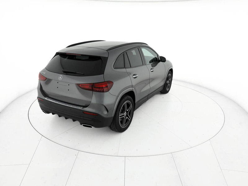 Mercedes GLA 180 amg line extra auto ibrido grigio