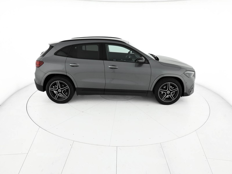 Mercedes GLA 180 amg line extra auto ibrido grigio
