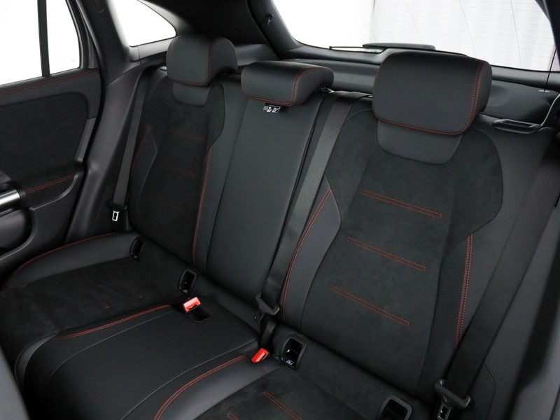Mercedes GLA 180 amg line extra auto ibrido grigio