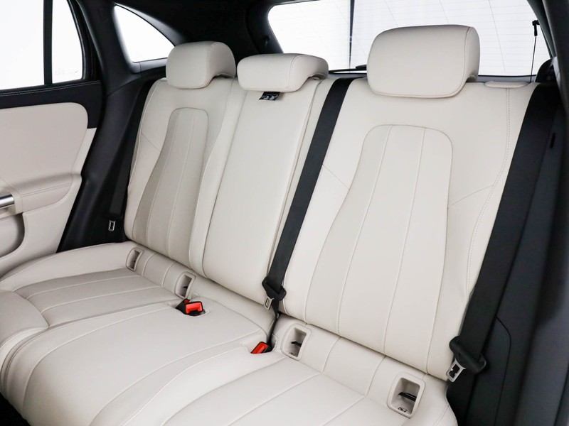 Mercedes GLA 180 progressive extra auto benzina nero
