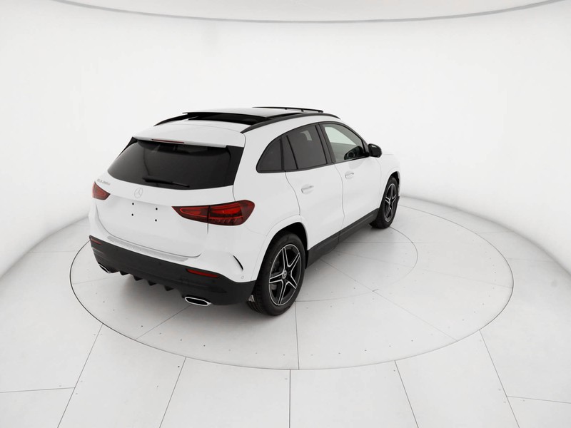Mercedes GLA 200 d amg line extra auto diesel bianco