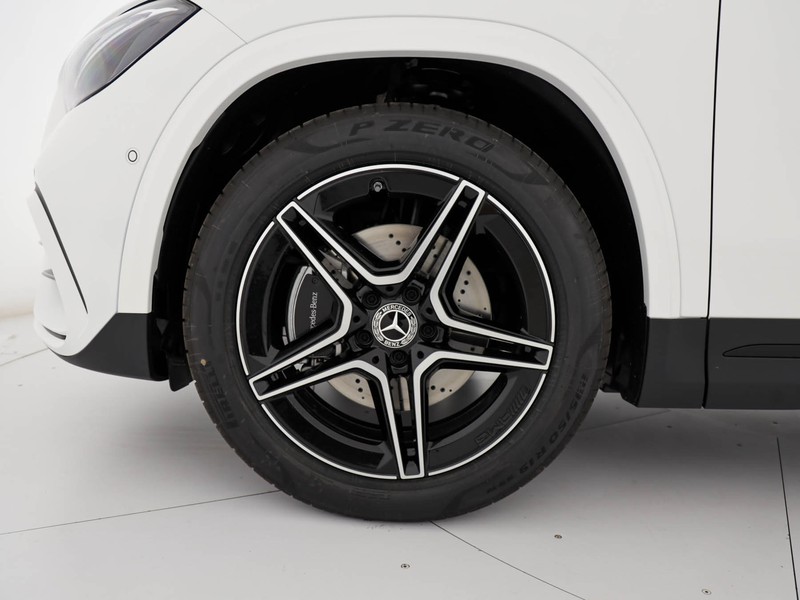 Mercedes GLA 200 d amg line extra auto diesel bianco
