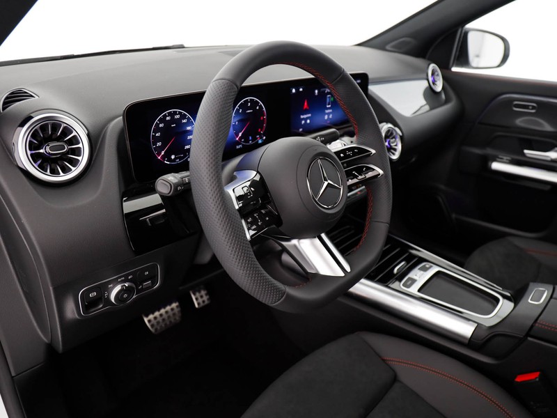 Mercedes GLA 200 d amg line extra auto diesel bianco