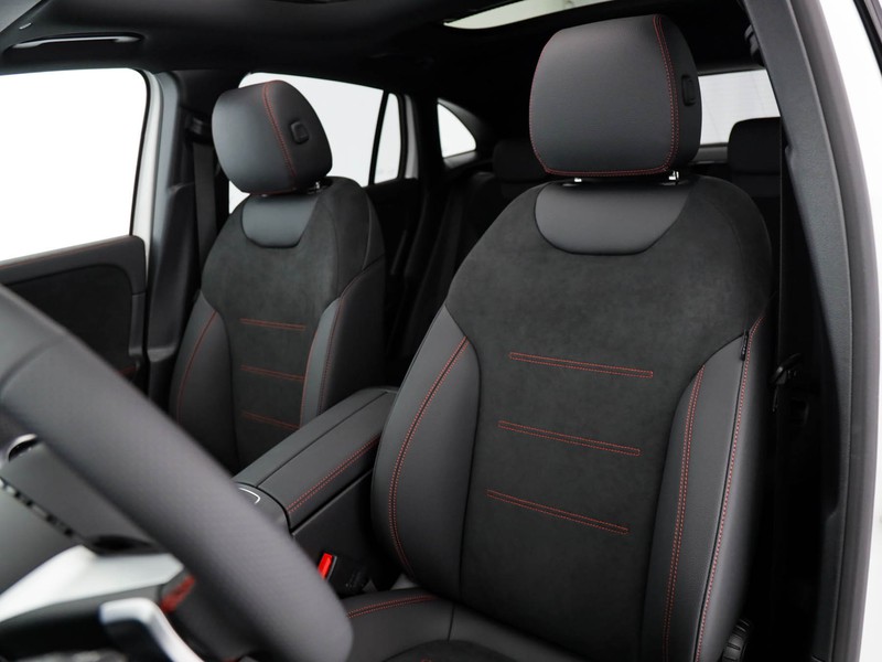 Mercedes GLA 200 d amg line extra auto diesel bianco