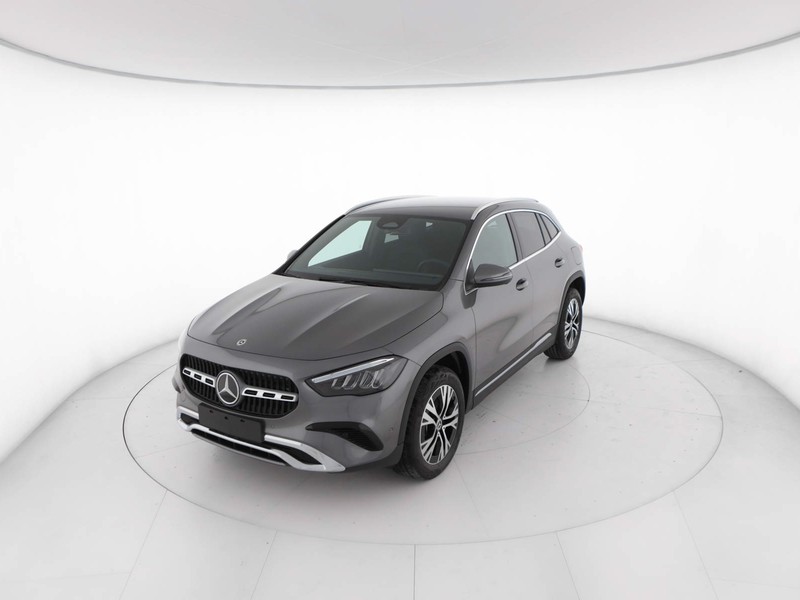 Mercedes GLA 180 progressive extra auto benzina grigio