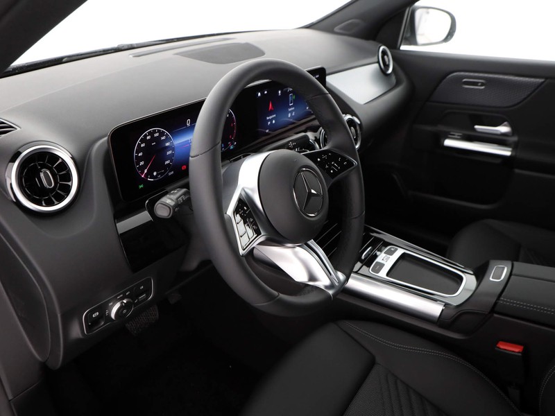Mercedes GLA 180 progressive extra auto benzina grigio