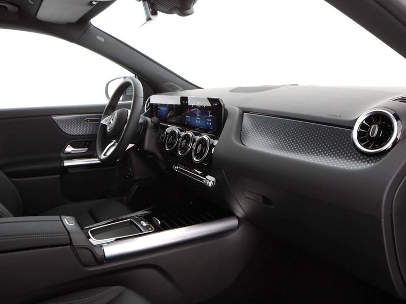 Mercedes GLA 180 progressive extra auto benzina grigio