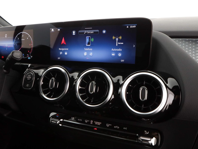 Mercedes GLA 180 progressive extra auto benzina grigio