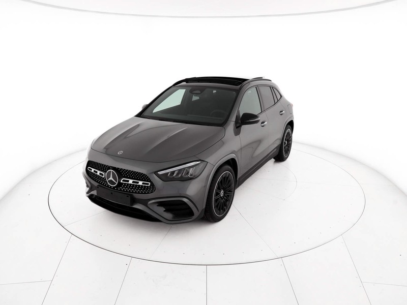 Mercedes GLA 180 amg line extra auto benzina grigio