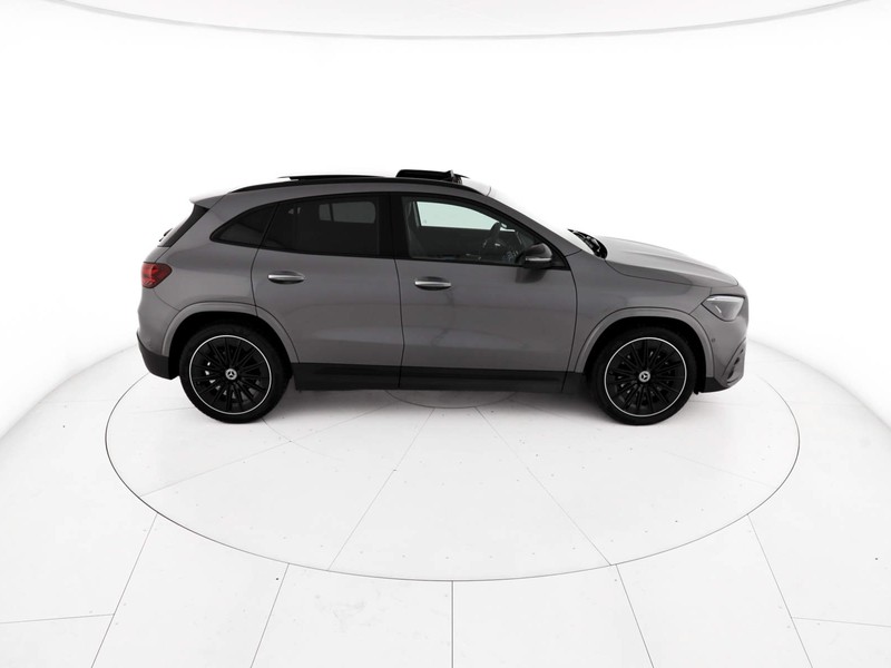 Mercedes GLA 180 amg line extra auto benzina grigio