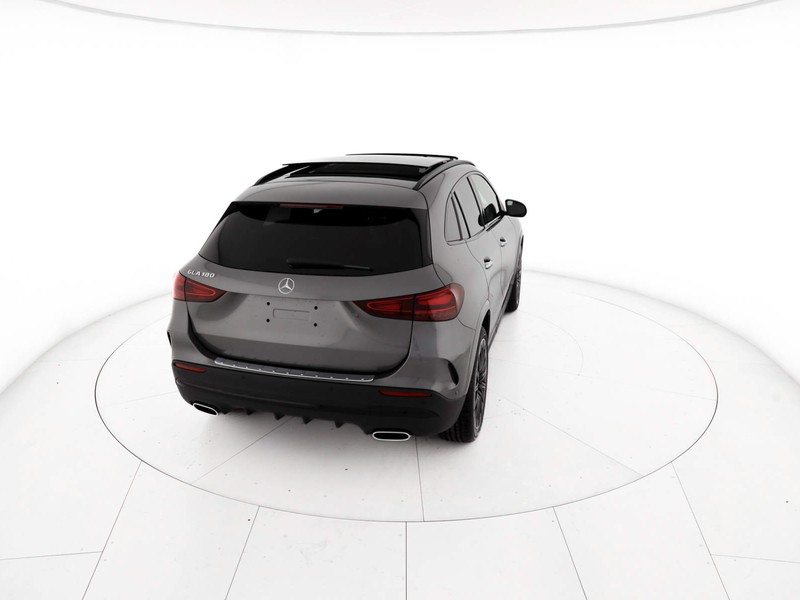 Mercedes GLA 180 amg line extra auto benzina grigio