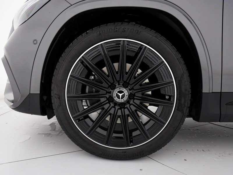 Mercedes GLA 180 amg line extra auto benzina grigio