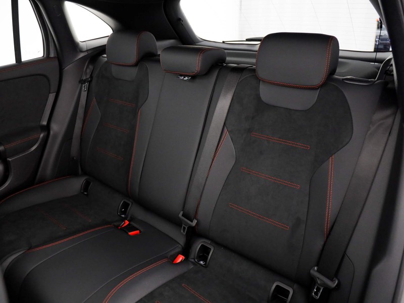 Mercedes GLA 180 amg line extra auto benzina grigio