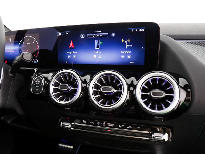 Mercedes GLA 180 amg line extra auto benzina grigio