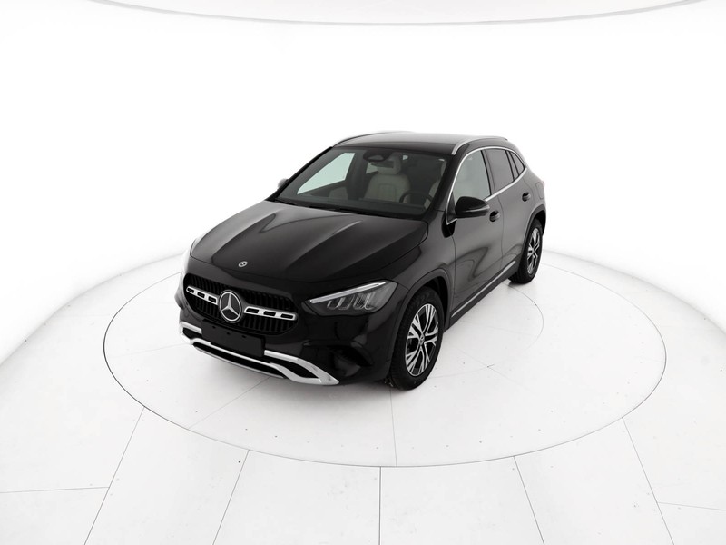 Mercedes GLA 180 progressive extra auto benzina nero