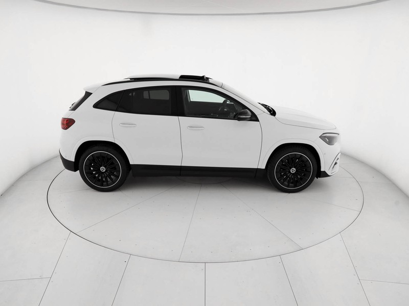 Mercedes GLA 200 d amg line extra auto diesel bianco