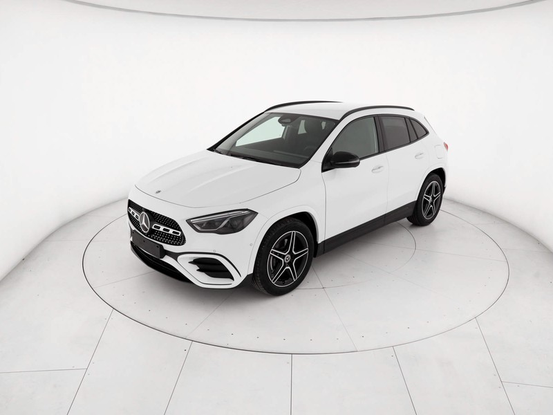 Mercedes GLA 200 d amg line extra auto diesel bianco