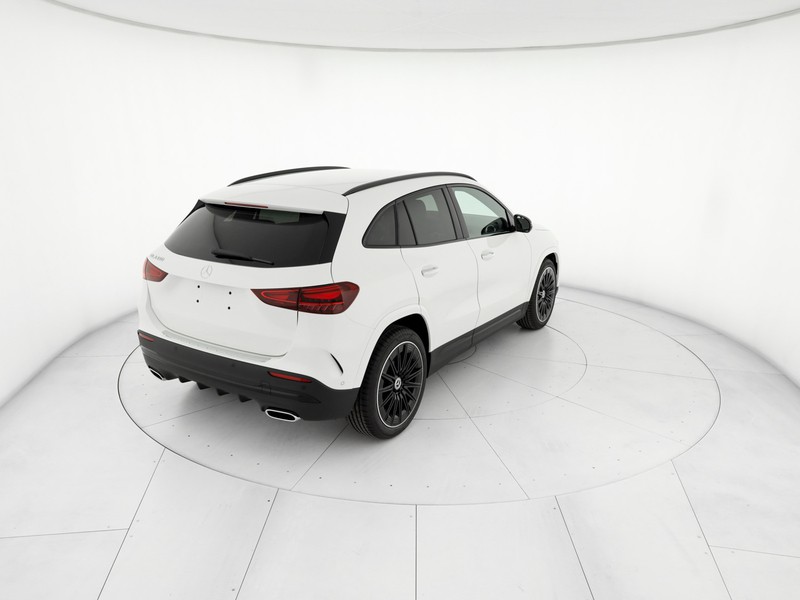 Mercedes GLA 180 Automatic benzina bianco