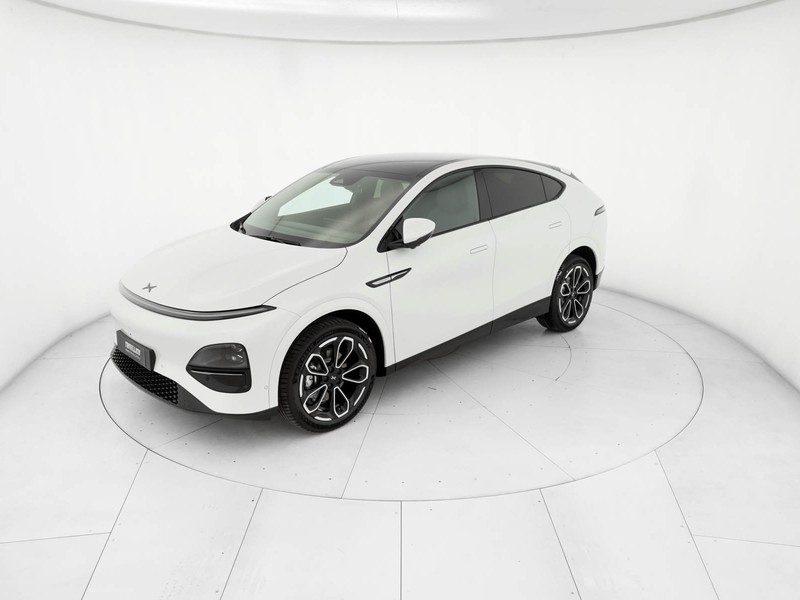 XPENG G6 68,5 kwh standard range rwd elettrica bianco