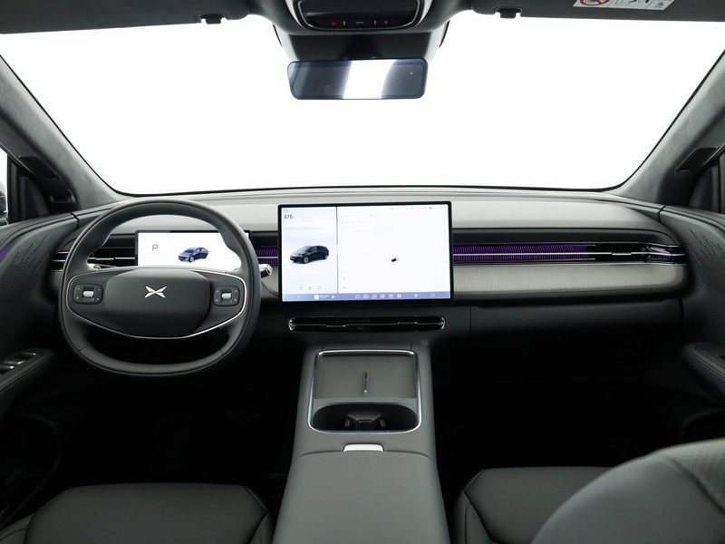 XPENG G6 68,5 kwh standard range rwd elettrica bianco