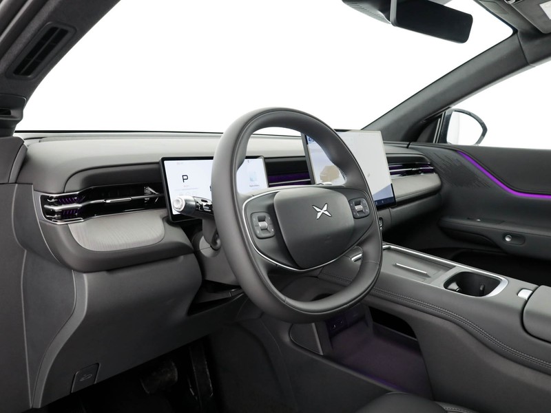 XPENG G6 68,5 kwh standard range rwd elettrica bianco