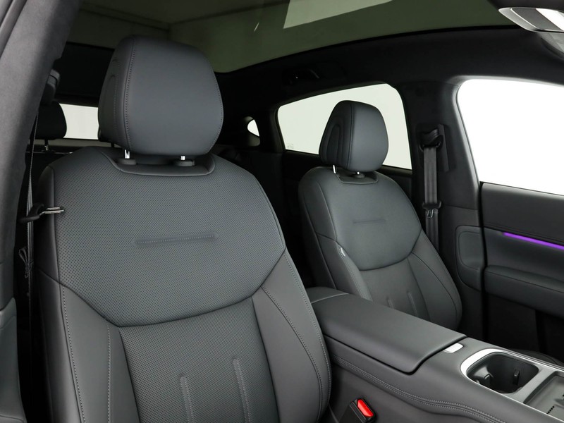 XPENG G6 68,5 kwh standard range rwd elettrica bianco