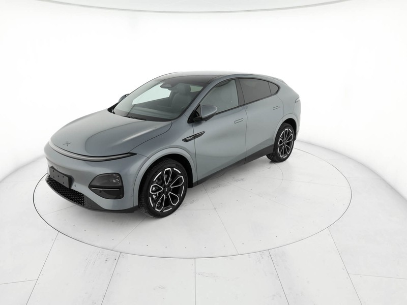 XPENG G6 68,5 kwh standard range rwd elettrica grigio