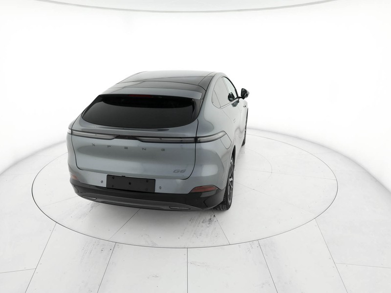 XPENG G6 68,5 kwh standard range rwd elettrica grigio