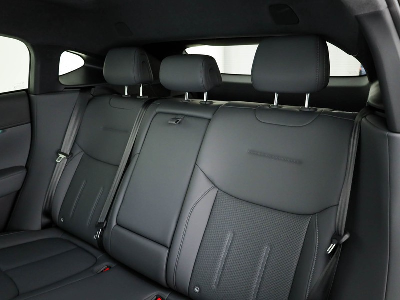 XPENG G6 68,5 kwh standard range rwd elettrica grigio
