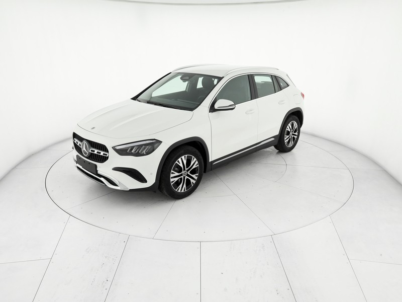 Mercedes GLA 180 Automatic benzina bianco