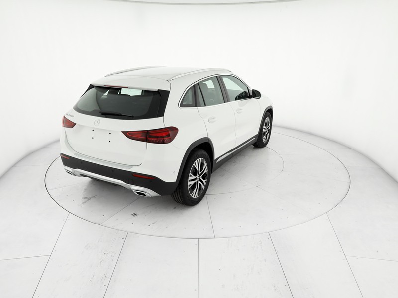 Mercedes GLA 180 Automatic benzina bianco