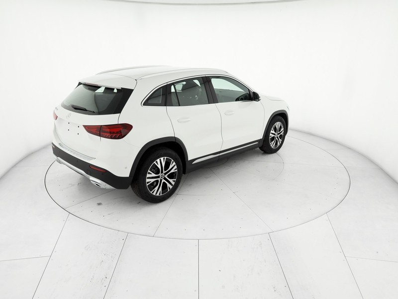 Mercedes GLA 180 Automatic benzina bianco