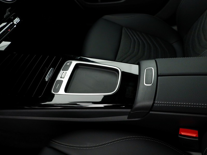 Mercedes Classe A 180 progressive extra auto benzina bianco