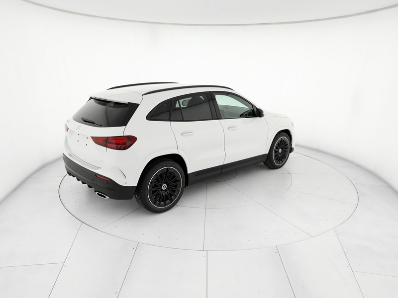 Mercedes GLA 180 Automatic benzina bianco