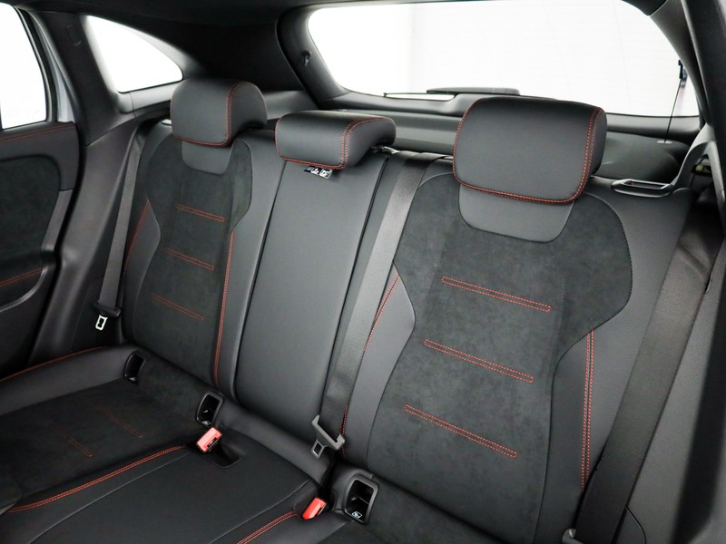 Mercedes GLA 200 d automatic diesel argento