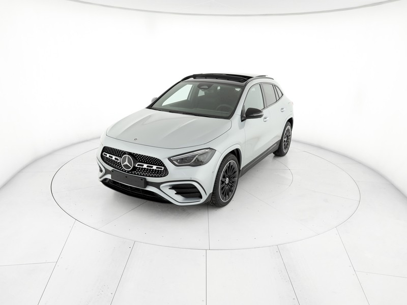 Mercedes GLA 200 d automatic diesel argento