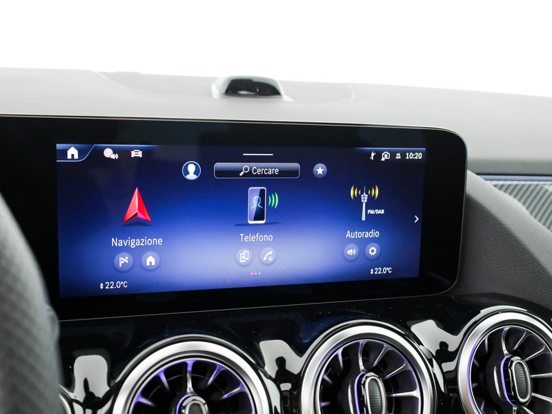 Mercedes GLA 180 amg line extra auto ibrido argento