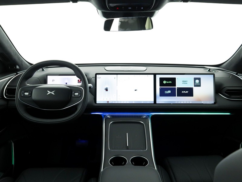 XPENG G9 94,6 kwh long range rwd elettrica nero