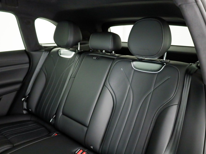 XPENG G9 94,6 kwh long range rwd elettrica nero