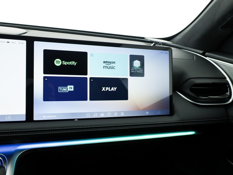 XPENG G9 94,6 kwh long range rwd elettrica nero