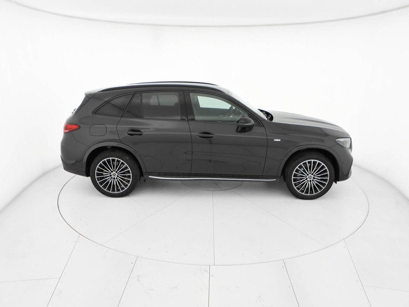 Mercedes GLC 300 de 4MATIC con tecnologia ibrida EQ  grigio