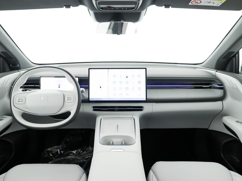 XPENG G6 XPENG RWD Standard Range elettrica nero