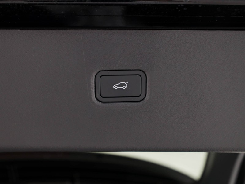 XPENG G6 XPENG RWD Standard Range elettrica nero