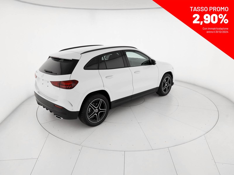 Mercedes GLA 180 d amg line advanced plus auto diesel bianco