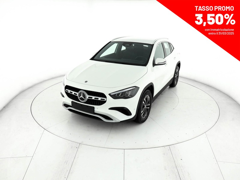 Mercedes GLA 180 d advanced auto diesel bianco