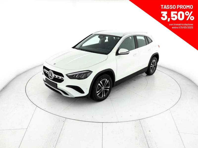 Mercedes GLA 180 d advanced auto diesel bianco